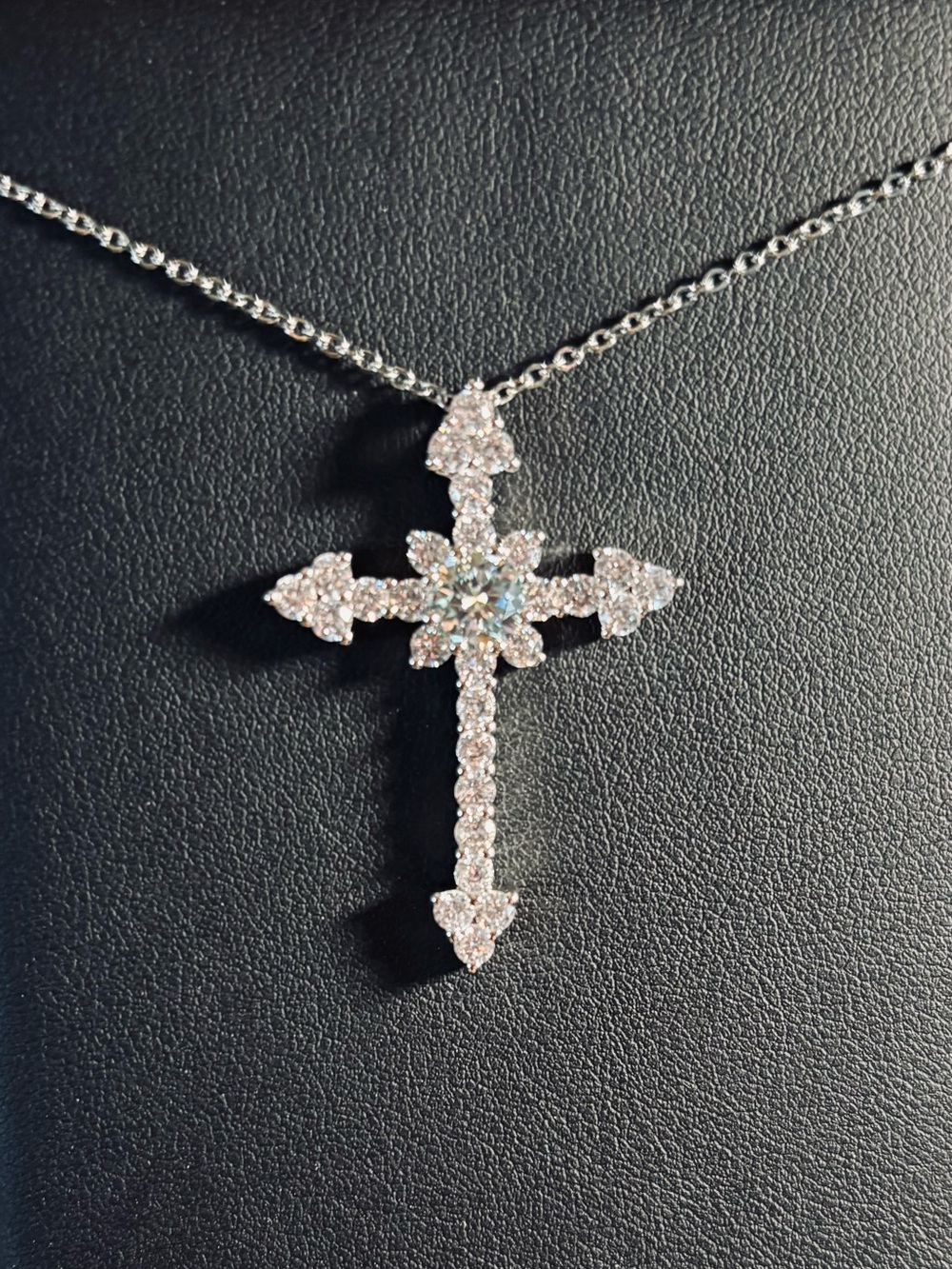 Sparkling Moissanite Cross Pendant Necklace - Silver